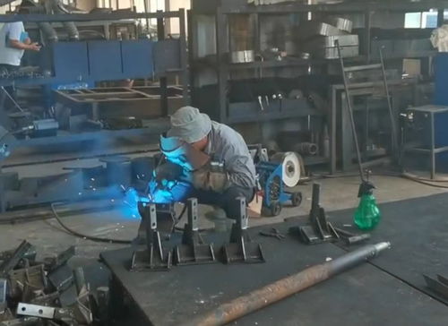 福山區(qū)應(yīng)急管理局開展勞動(dòng)防護(hù)用品執(zhí)法檢查