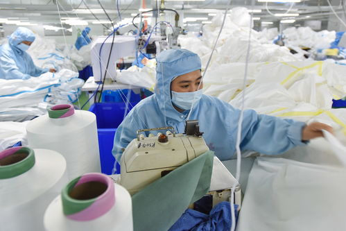 從無紡布原料到醫用防護服 廣東一企業全產業鏈條開足馬力支援疫情防控