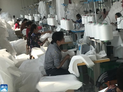 南林橋鎮:扶貧工坊生產忙